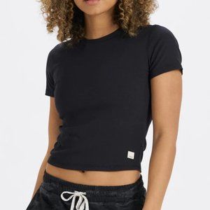 Vuori - Mudra Fitted Tee - Black - Medium